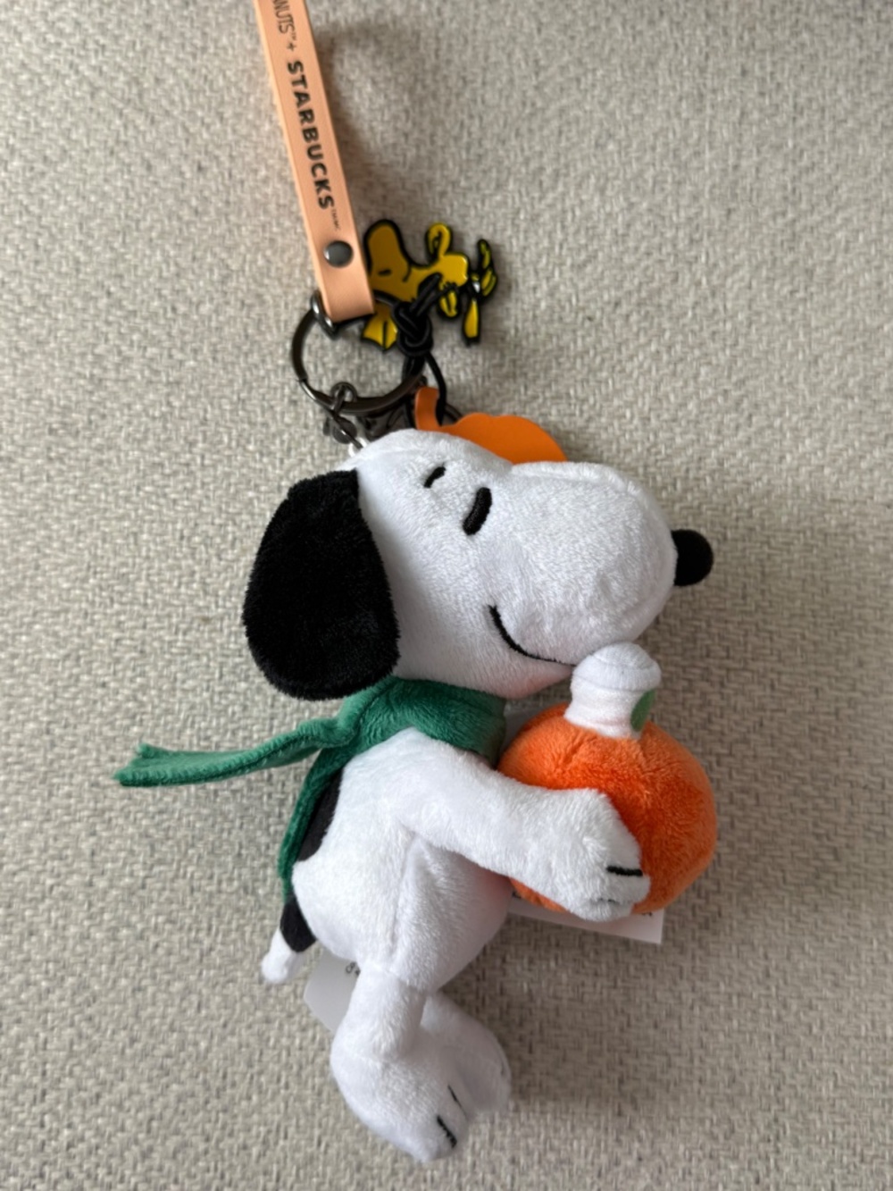 New Peanuts Snoopy Starbucks Collaboration Keychain - Picture 3 of 4